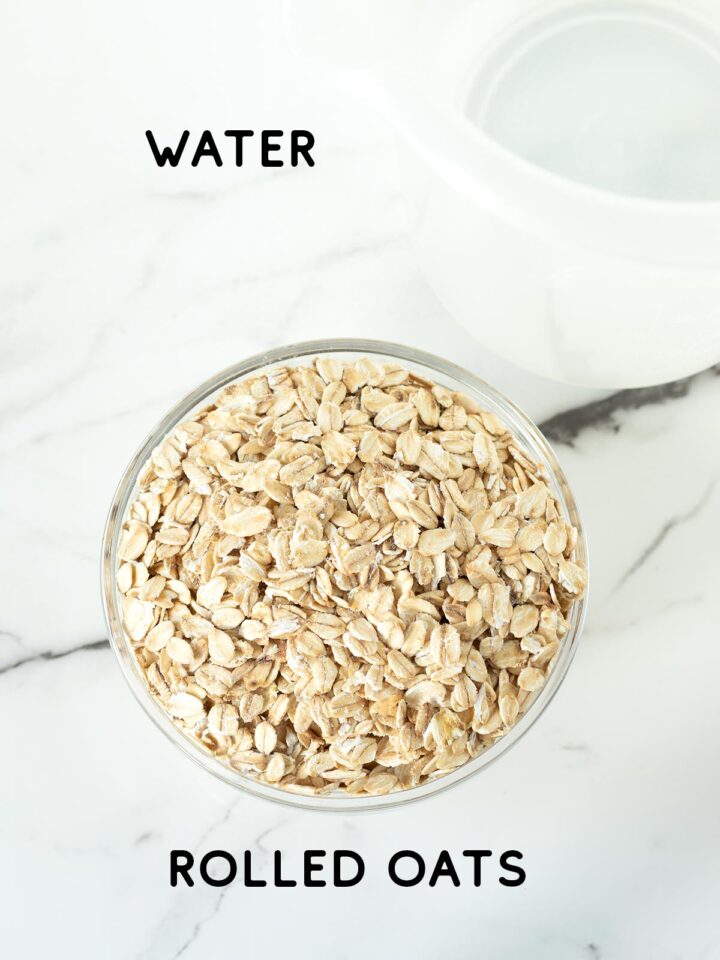 Ingredients for oatmeal milk.