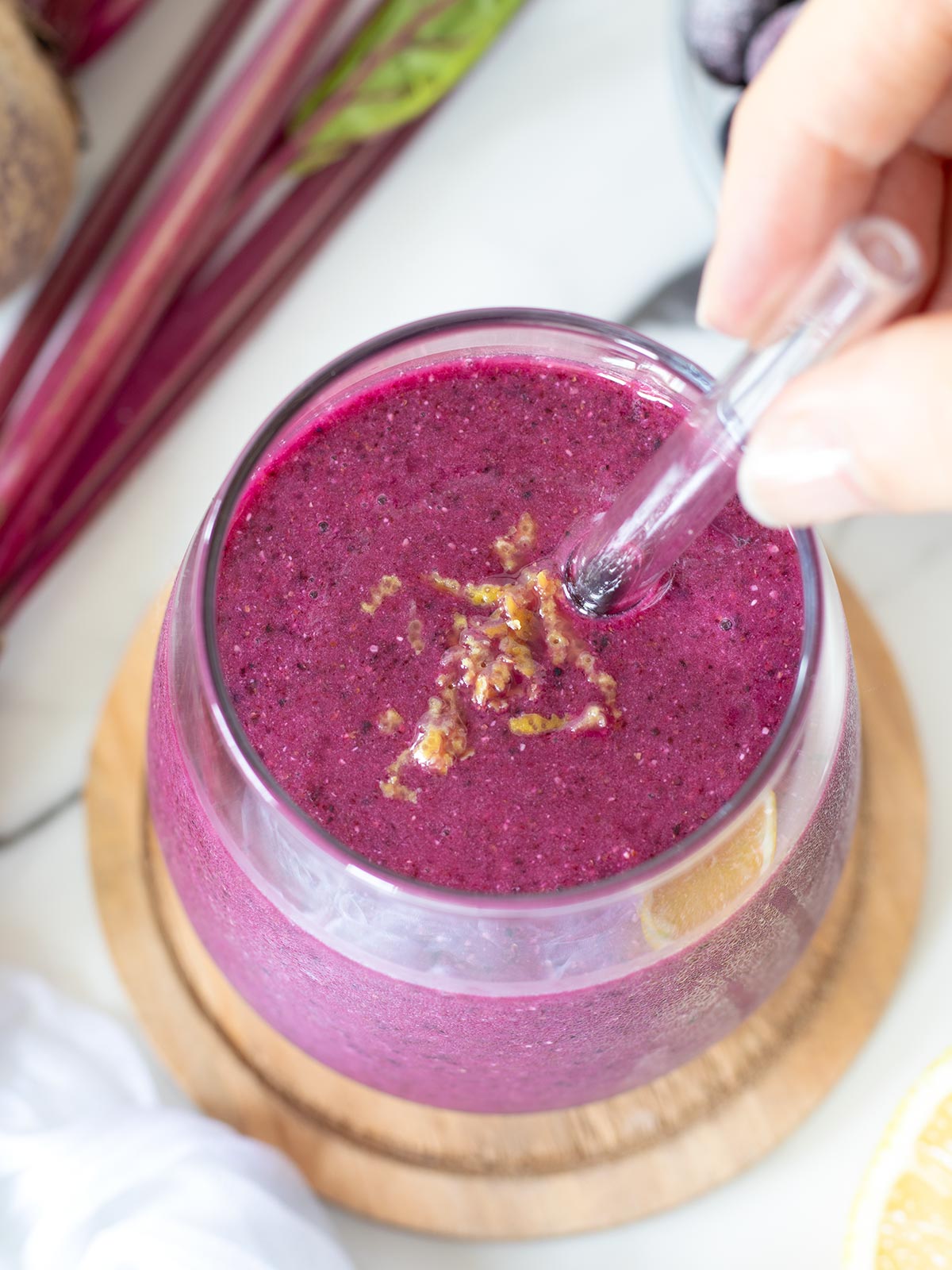 Raw beet blueberry smoothie without yogut.