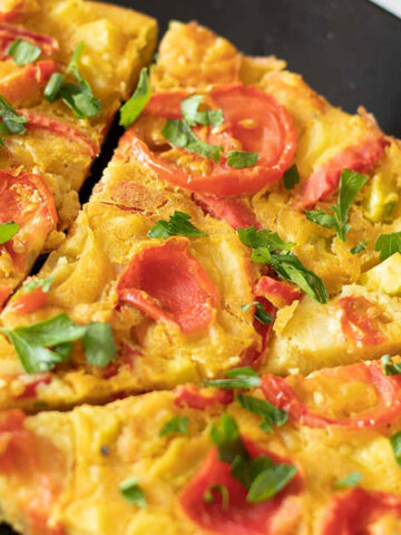 Vegan potato frittata with chickpea flour (no tofu).