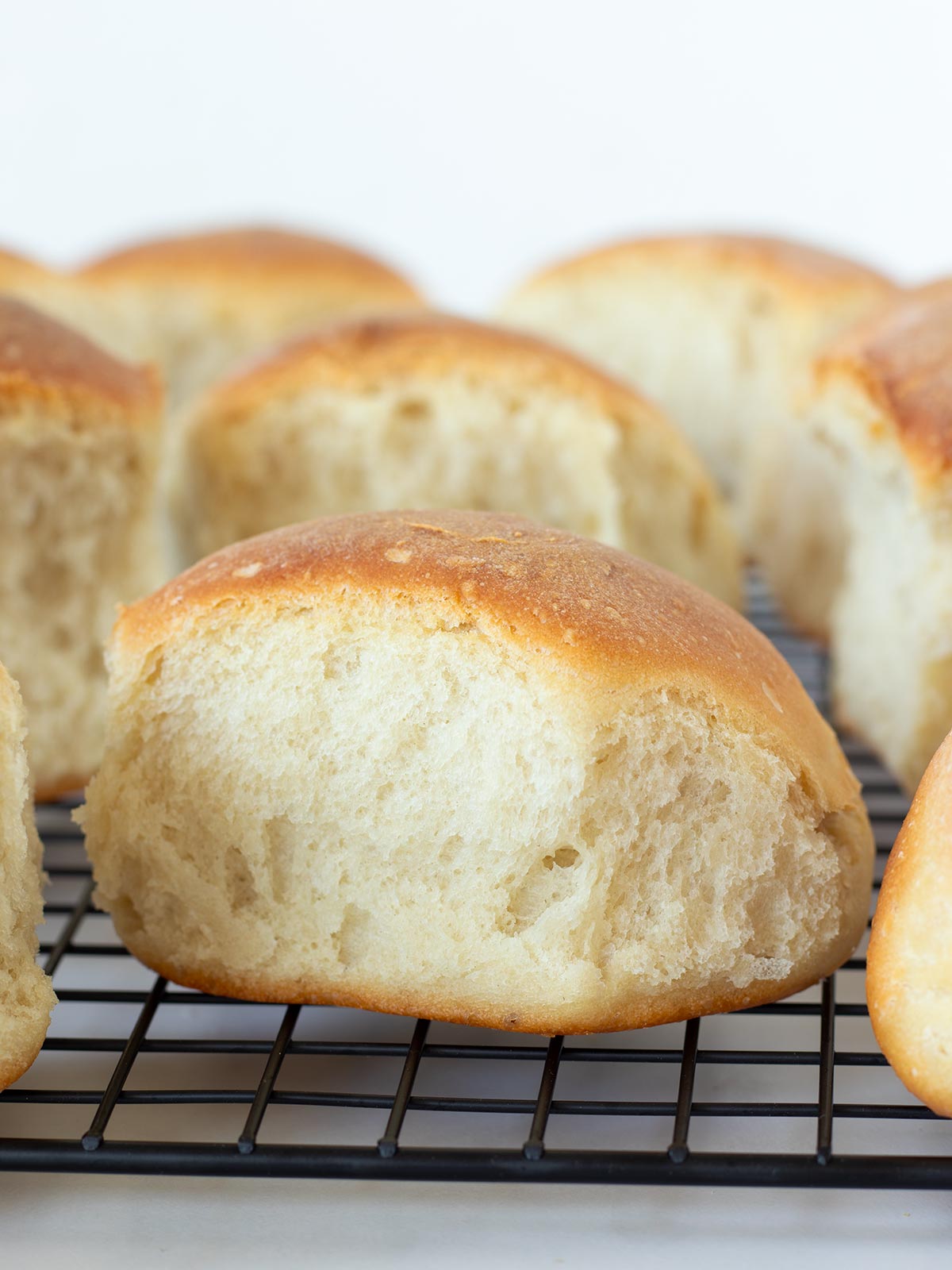 Vegan yeast dinner rolls.