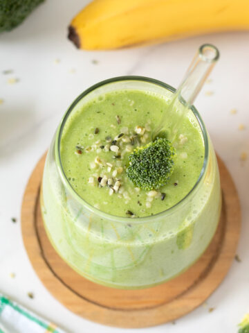 Green banana broccoli smoothie with spinach.