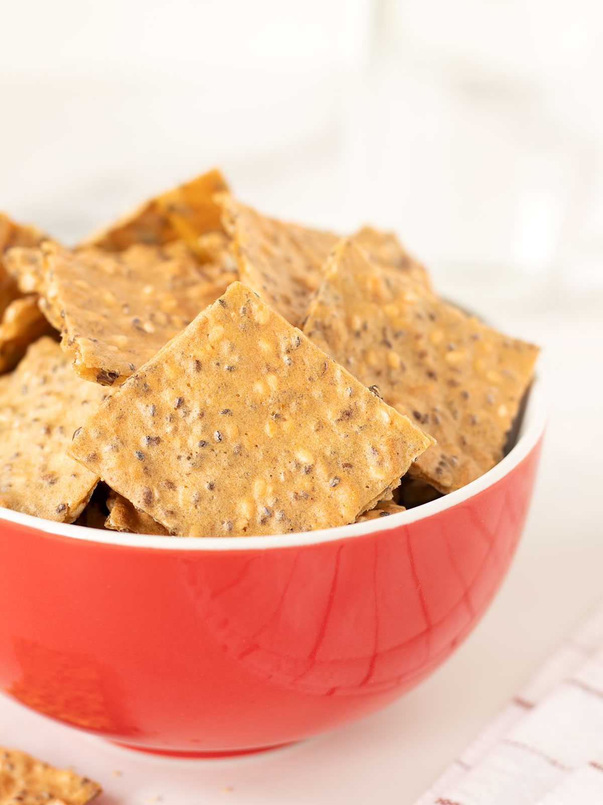 Crispy red lentil crackers (vegan and gluten-free chips).