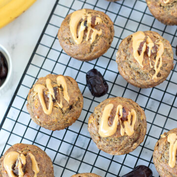 Vegan banana date muffins (no sugar).