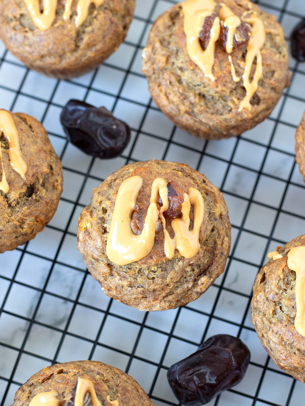 Vegan date banana muffins without sugar.