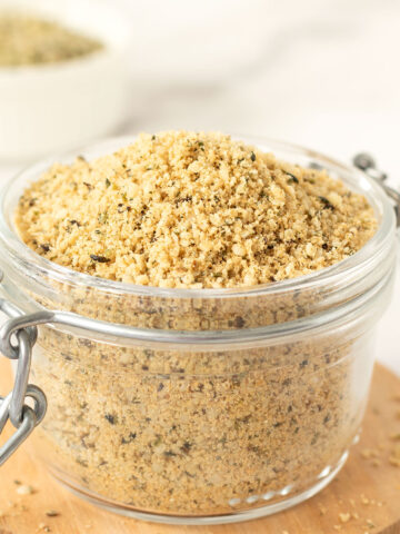 Vegan hemp parmesan cheese (nut-free).