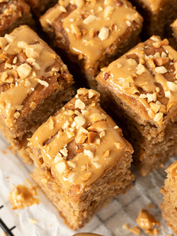 Vegan peanut butter banana cake (oil-free).