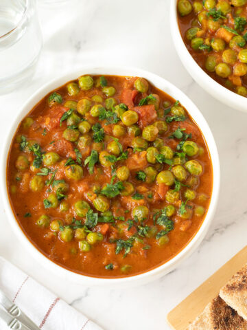 Frozen green peas curry.