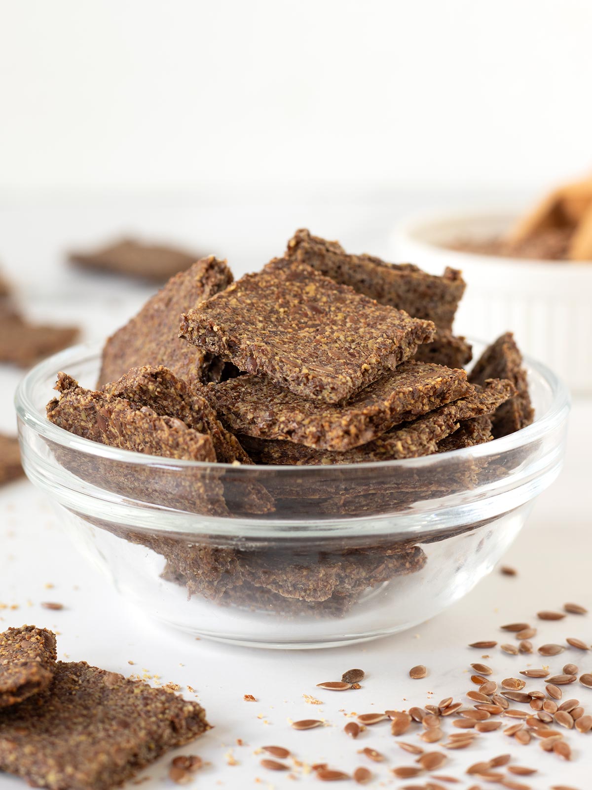 Vegan and gluten-free crackers with flax seeds.