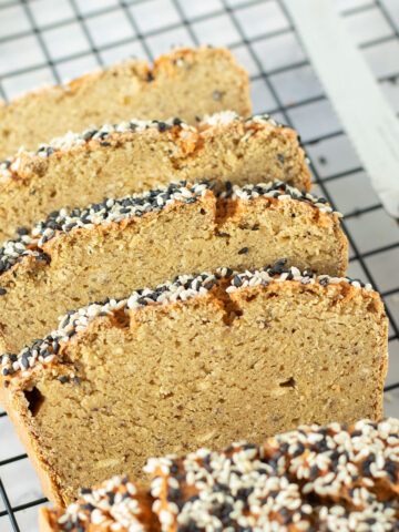 Chickpea lentil bread (vegan and gluten-free loaf).
