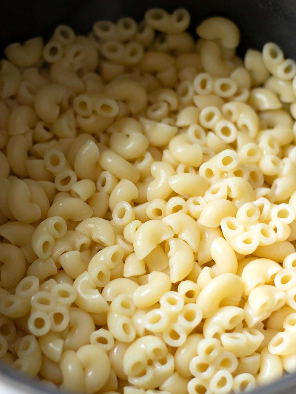 Cooked pasta al dente.