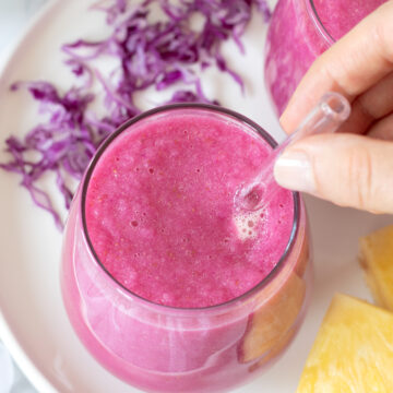 Red cabbage pineapple smoothie (no banana).