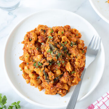 High-protein red lentil pasta (vegan).