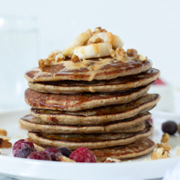 Flourless banana protein pancakes (vegan).
