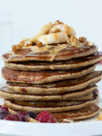 Flourless banana protein pancakes (vegan).