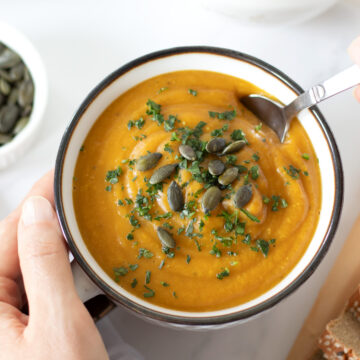 Red lentil sweet potato soup (vegan).