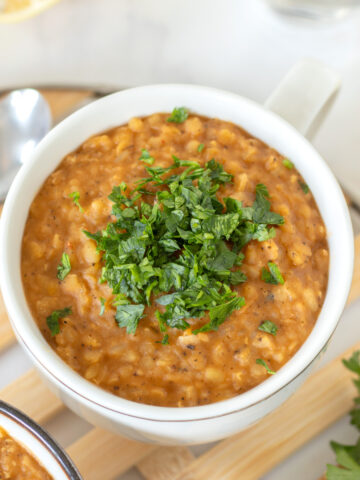Turkish red lentil bulgur rice soup (Ezogelin soup).