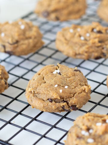 Vegan chickpea peanut butter cookies (no flour, oil-free).